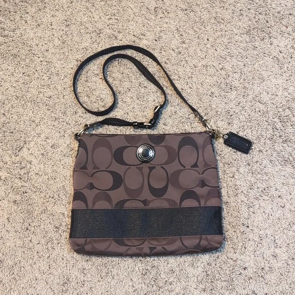 Coach Classic Brown Logo Print Large Travel Crossbody Bag Adjustable Strap - Picture 3 of 13